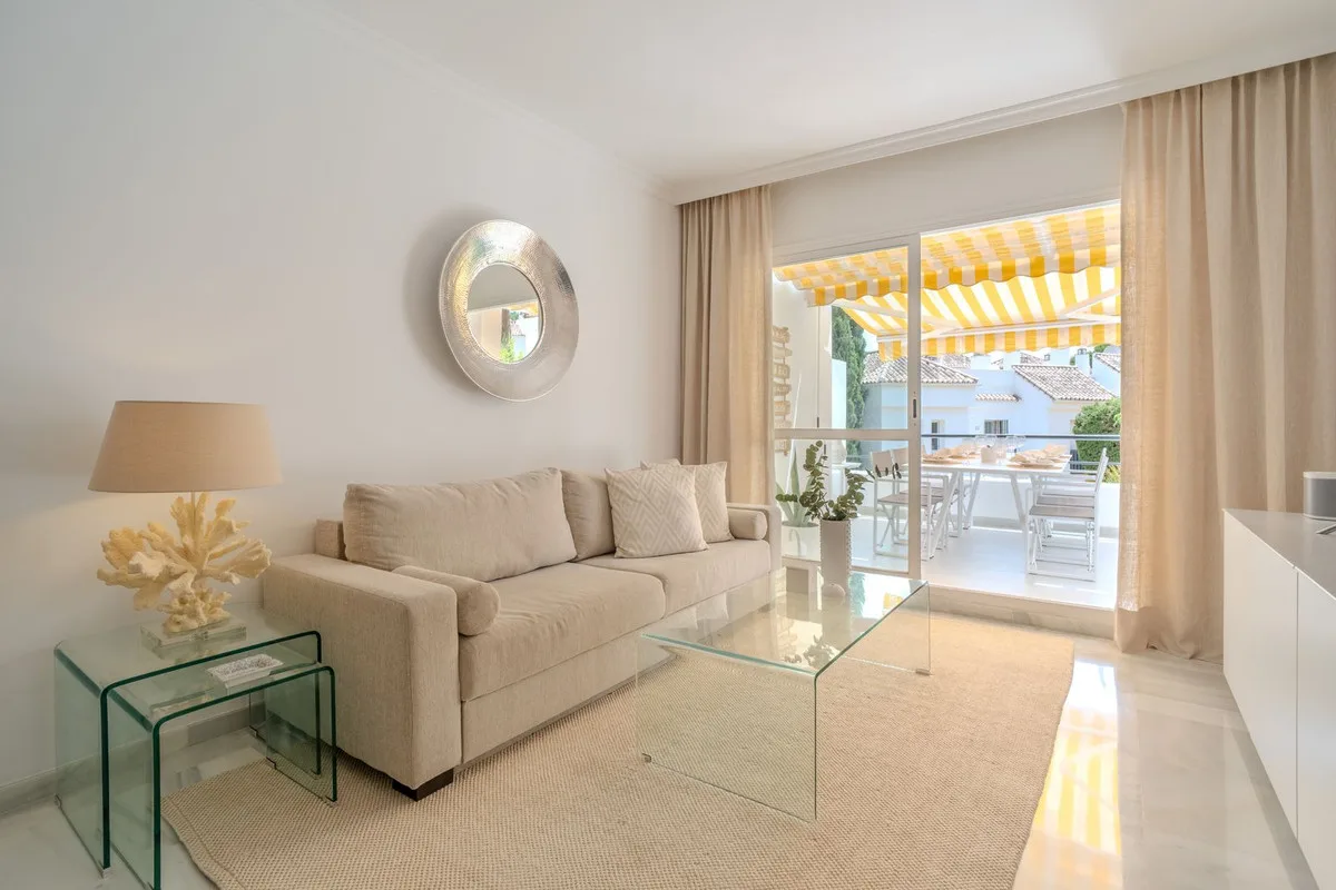 Aloha, Nueva Andalucía – Renovert toppleilighet med vestvendt terrasse og kveldssol – bilde 5