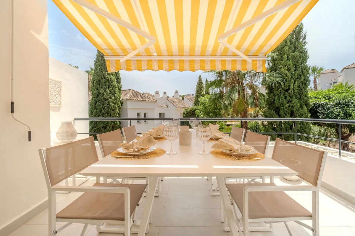 Aloha, Nueva Andalucía – Renovert toppleilighet med vestvendt terrasse og kveldssol – bilde 6