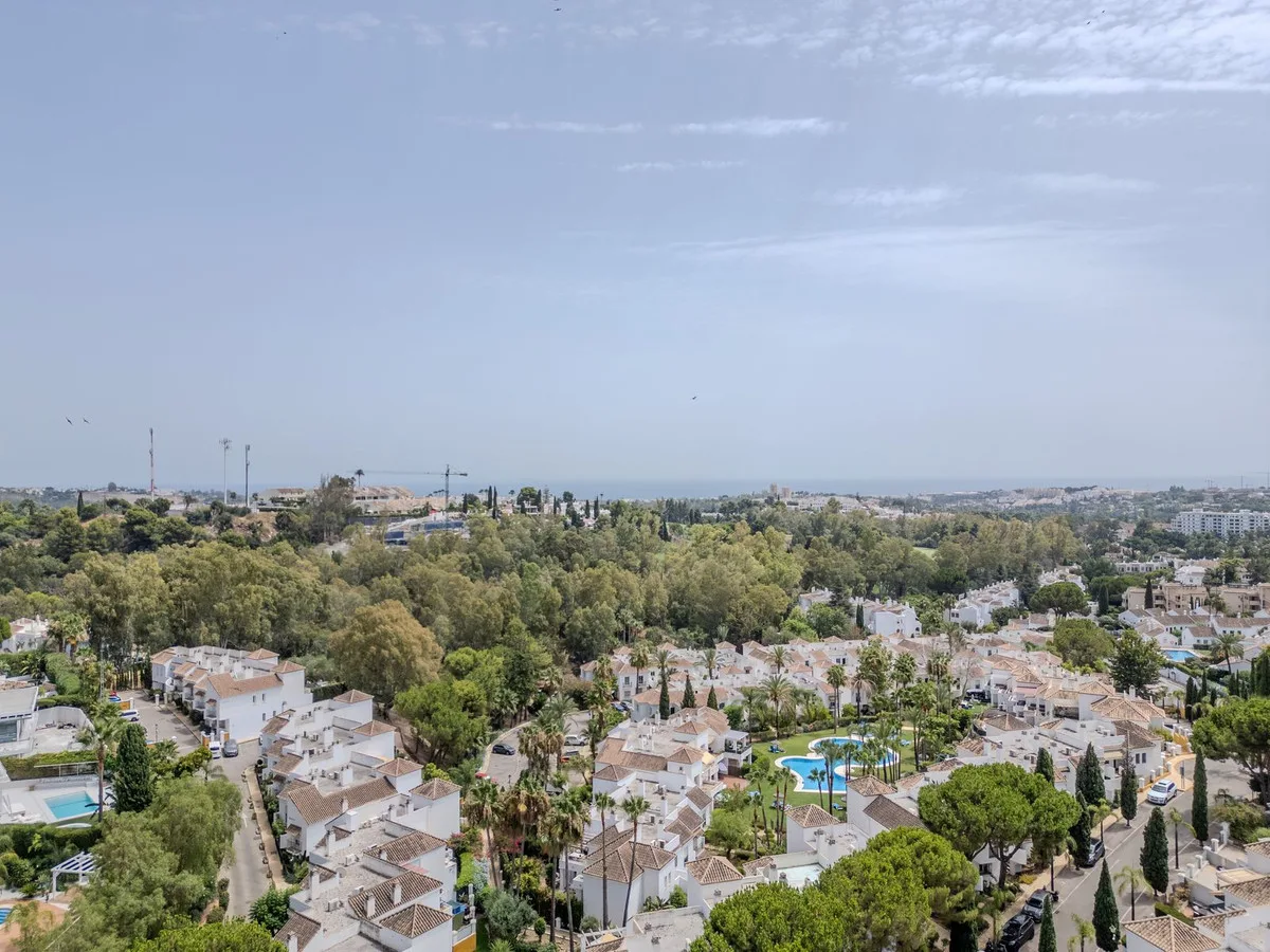 Aloha, Nueva Andalucía – Renovert toppleilighet med vestvendt terrasse og kveldssol – bilde 28
