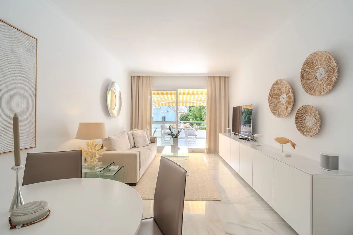 Aloha, Nueva Andalucía – Renovert toppleilighet med vestvendt terrasse og kveldssol – bilde 32