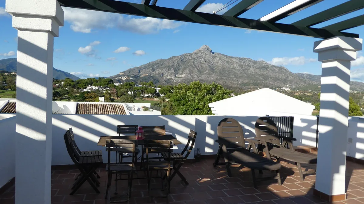 Aloha Gardens, Nueva Andalucía – Penthouse med takterrasse og solarium over Golf Valley – bilde 8