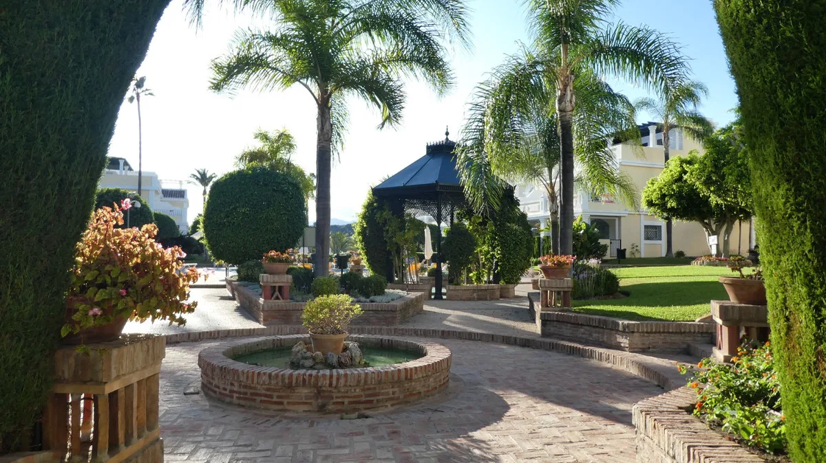 Aloha Gardens, Nueva Andalucía – Penthouse med takterrasse og solarium over Golf Valley – bilde 13
