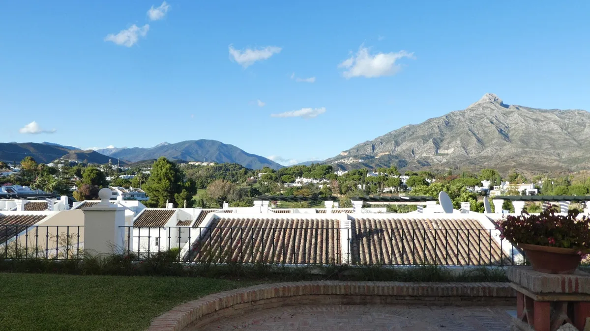 Aloha Gardens, Nueva Andalucía – Penthouse med takterrasse og solarium over Golf Valley – bilde 16
