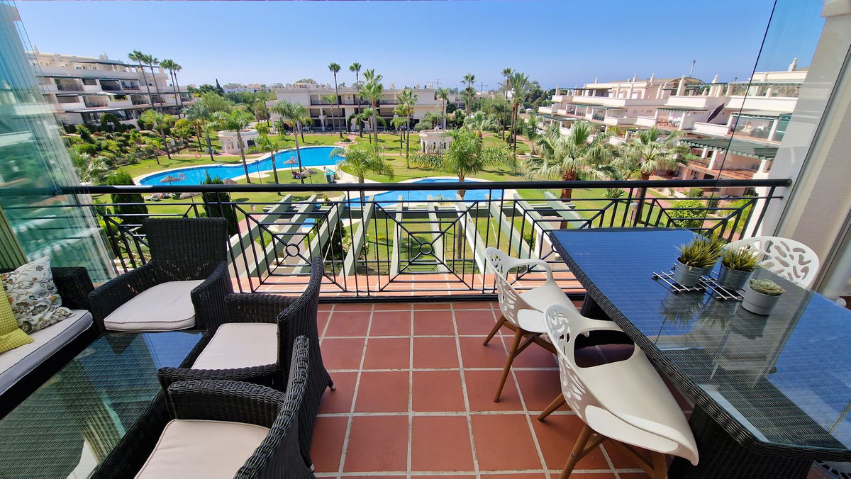 Lorcrimar V, Nueva Andalucía – Hjørne-toppleilighet med stor terrasse – bilde 2