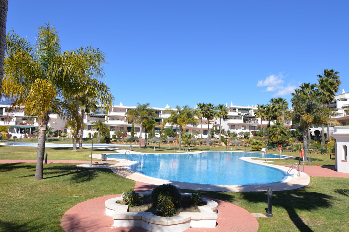Lorcrimar V, Nueva Andalucía – Hjørne-toppleilighet med stor terrasse – bilde 1