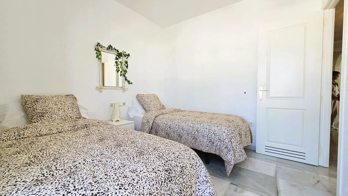 Lorcrimar V, Nueva Andalucía – Hjørne-toppleilighet med stor terrasse – bilde 14