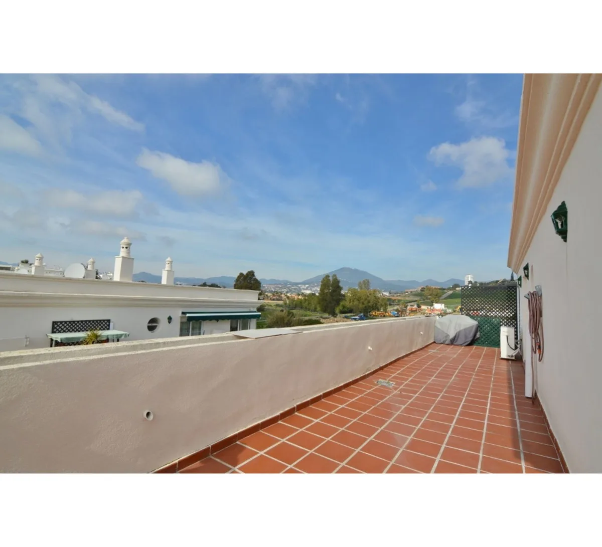 Lorcrimar V, Nueva Andalucía – Hjørne-toppleilighet med stor terrasse – bilde 26