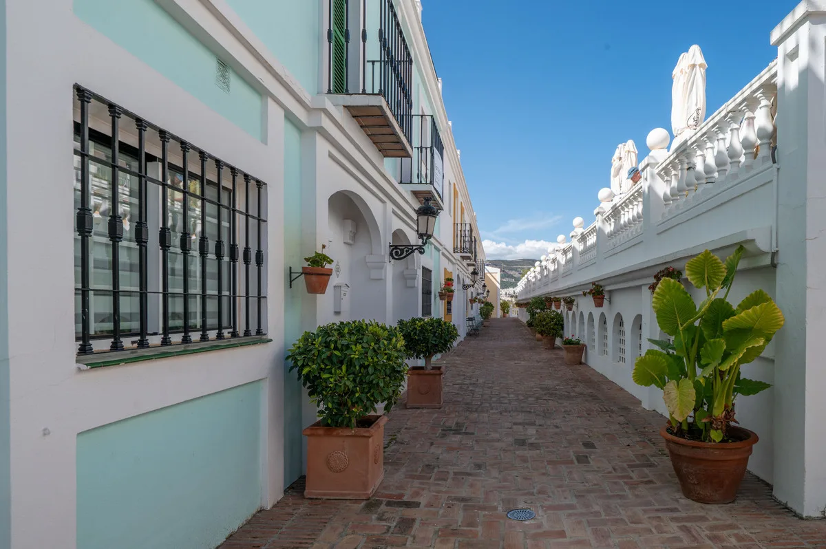 Aloha Pueblo, Nueva Andalucía – Rekkehus med takterrasse og utsikt over golfdalen – bilde 6