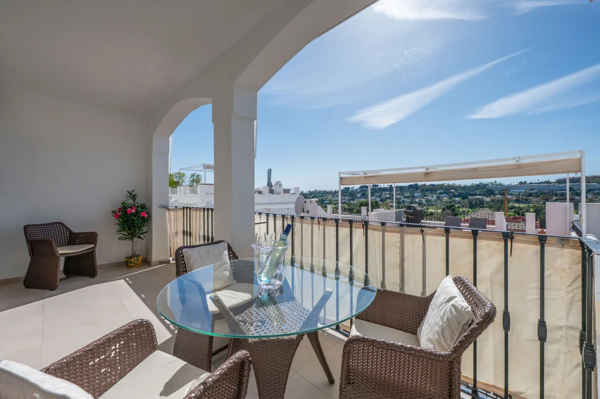 Aloha Pueblo, Nueva Andalucía – Rekkehus med takterrasse og utsikt over golfdalen – bilde 18