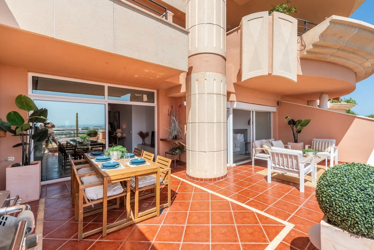 Golf Valley, Nueva Andalucía – Leilighet med panoramautsikt over havet og golfbanen – bilde 6