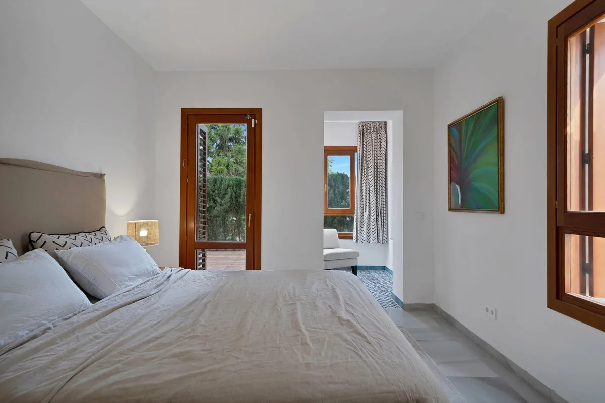 Alcores del Golf, Nueva Andalucía – Renovert leilighet i frontlinje til golfbanen med 87 m² terrasser – bilde 14