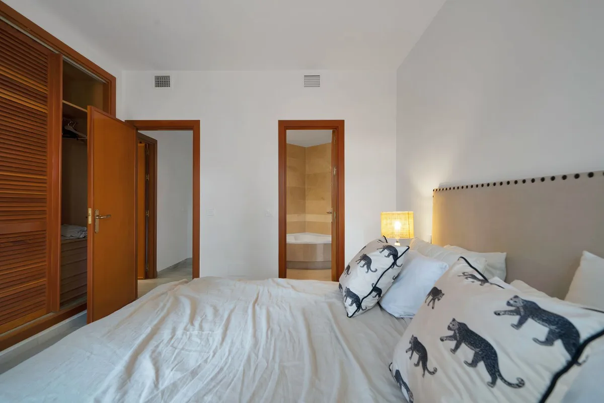 Alcores del Golf, Nueva Andalucía – Renovert leilighet i frontlinje til golfbanen med 87 m² terrasser – bilde 19