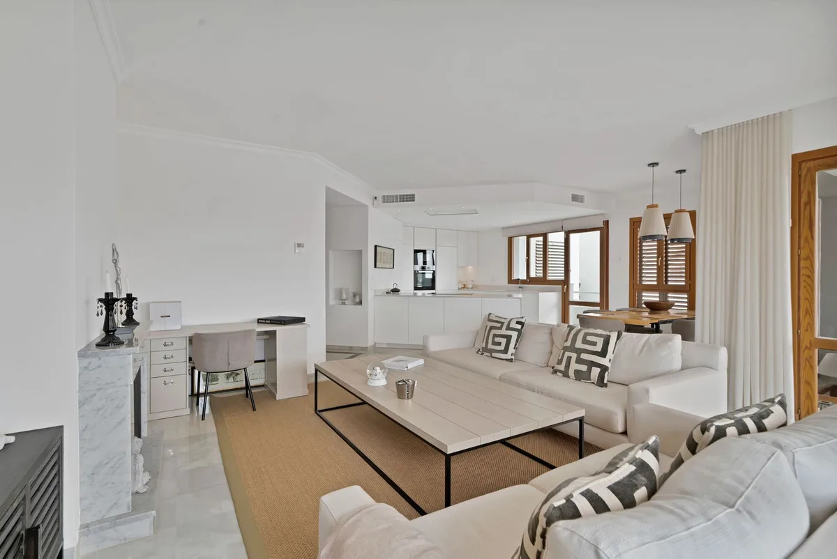Alcores del Golf, Nueva Andalucía – Renovert leilighet i frontlinje til golfbanen med 87 m² terrasser – bilde 28