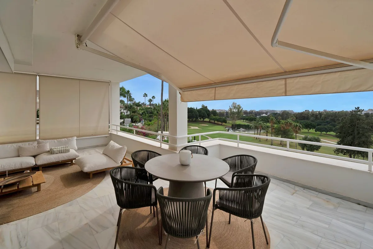 Alcores del Golf, Nueva Andalucía – Renovert leilighet i frontlinje til golfbanen med 87 m² terrasser – bilde 31