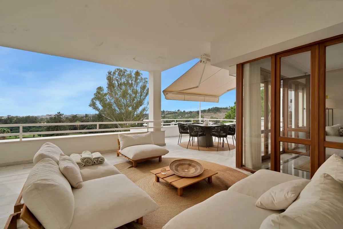 Alcores del Golf, Nueva Andalucía – Renovert leilighet i frontlinje til golfbanen med 87 m² terrasser – bilde 35