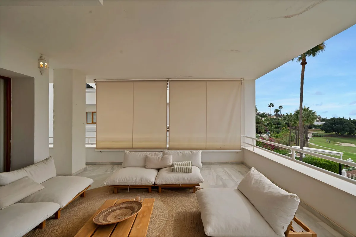 Alcores del Golf, Nueva Andalucía – Renovert leilighet i frontlinje til golfbanen med 87 m² terrasser – bilde 39