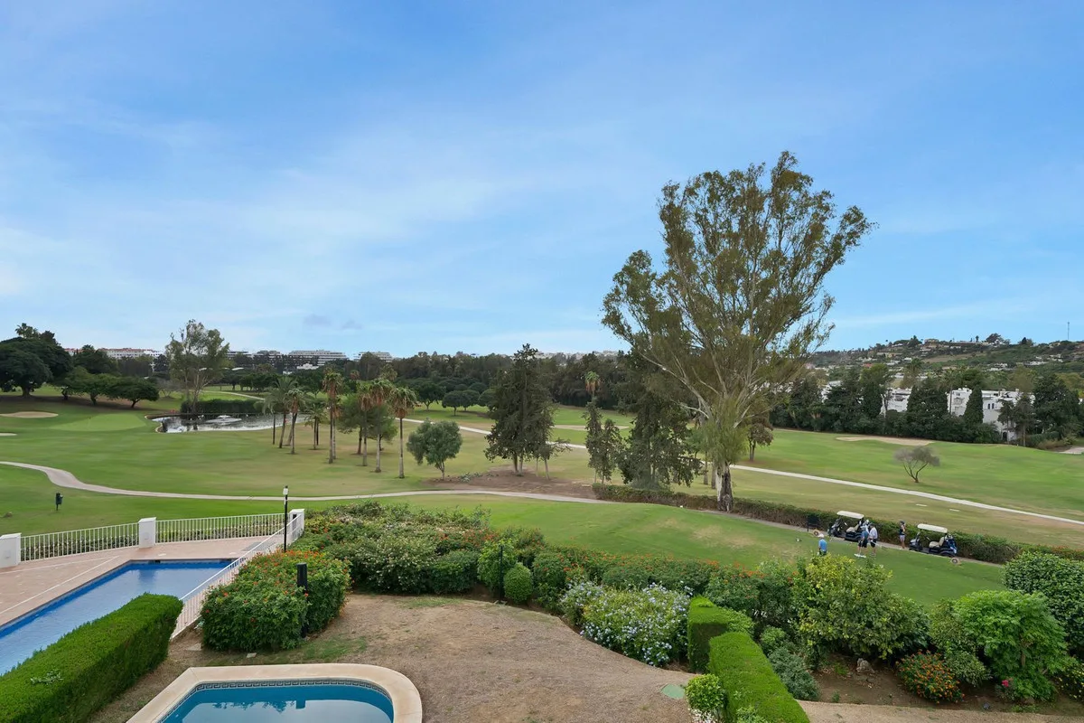 Alcores del Golf, Nueva Andalucía – Renovert leilighet i frontlinje til golfbanen med 87 m² terrasser – bilde 40