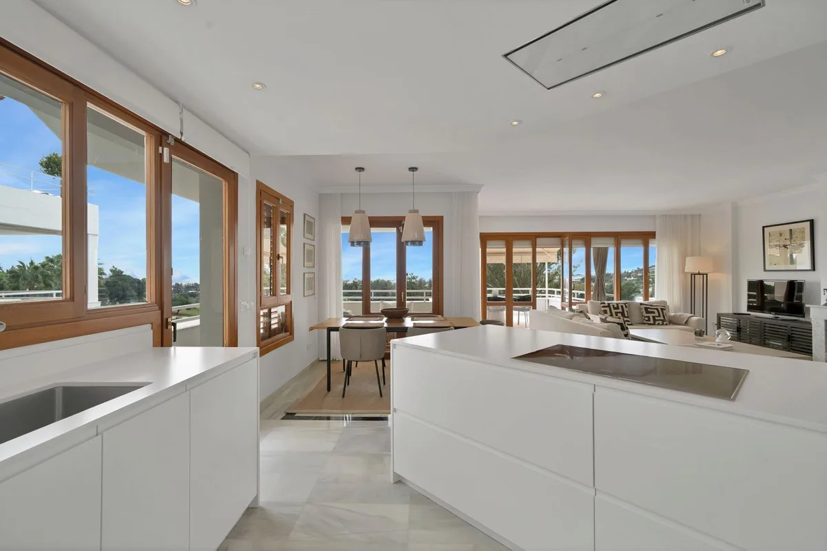 Alcores del Golf, Nueva Andalucía – Renovert leilighet i frontlinje til golfbanen med 87 m² terrasser – bilde 41