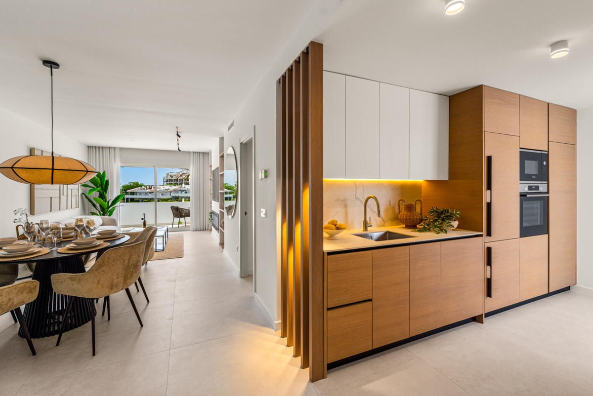 Los Dragos, Nueva Andalucía – Renovert duplex-penthouse i frontlinje til Aloha Golf – bilde 3