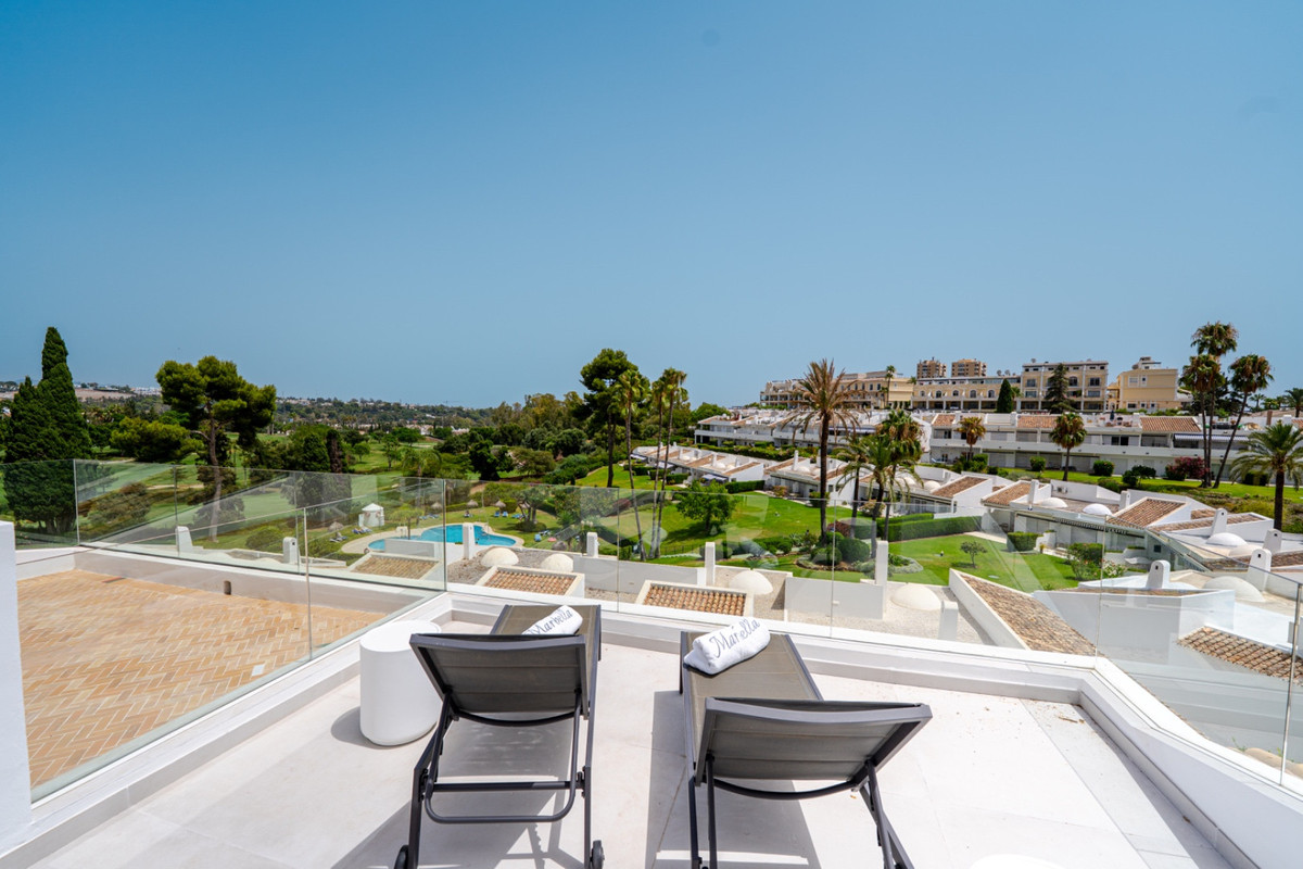 Los Dragos, Nueva Andalucía – Renovert duplex-penthouse i frontlinje til Aloha Golf – bilde 2