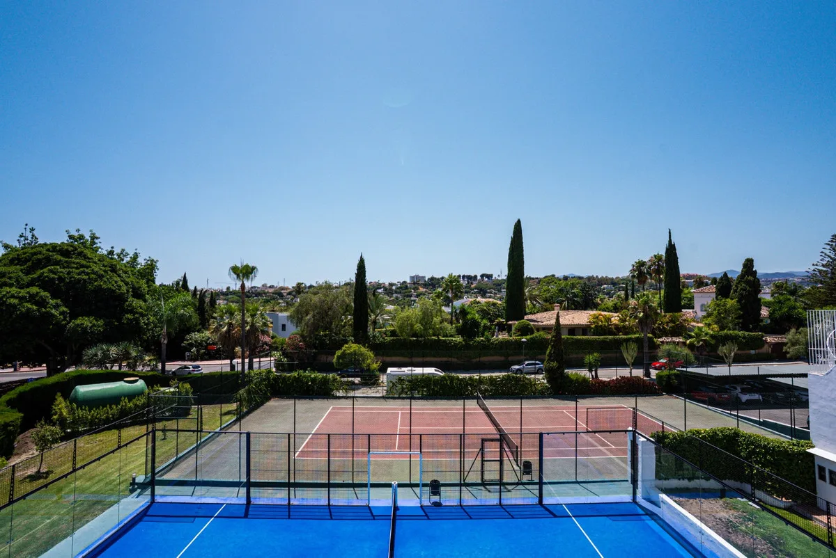 Los Dragos, Nueva Andalucía – Renovert duplex-penthouse i frontlinje til Aloha Golf – bilde 7