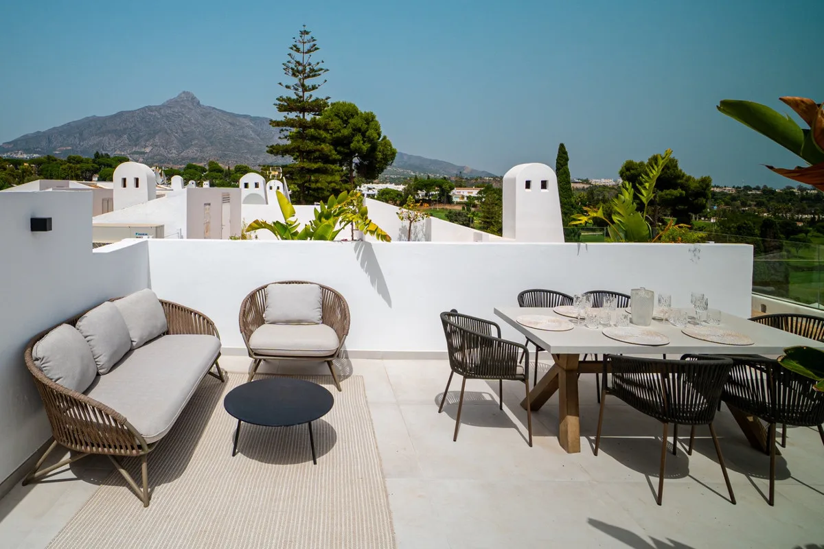 Los Dragos, Nueva Andalucía – Renovert duplex-penthouse i frontlinje til Aloha Golf – bilde 26