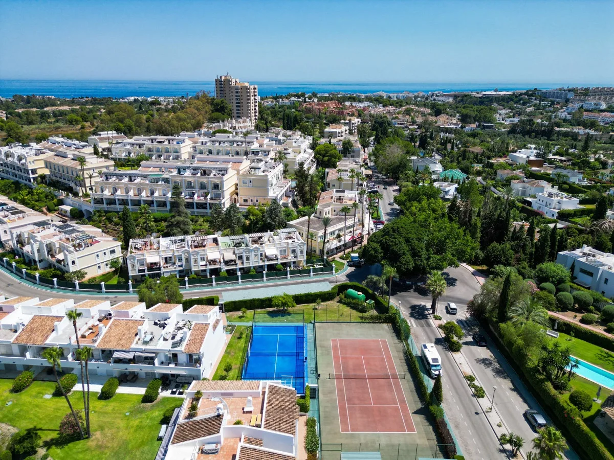 Los Dragos, Nueva Andalucía – Renovert duplex-penthouse i frontlinje til Aloha Golf – bilde 36