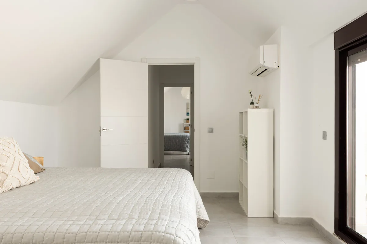 Nueva Andalucía – Duplex-penthouse med 4 soverom, tre terrasser og utsikt mot hav og La Concha – bilde 10