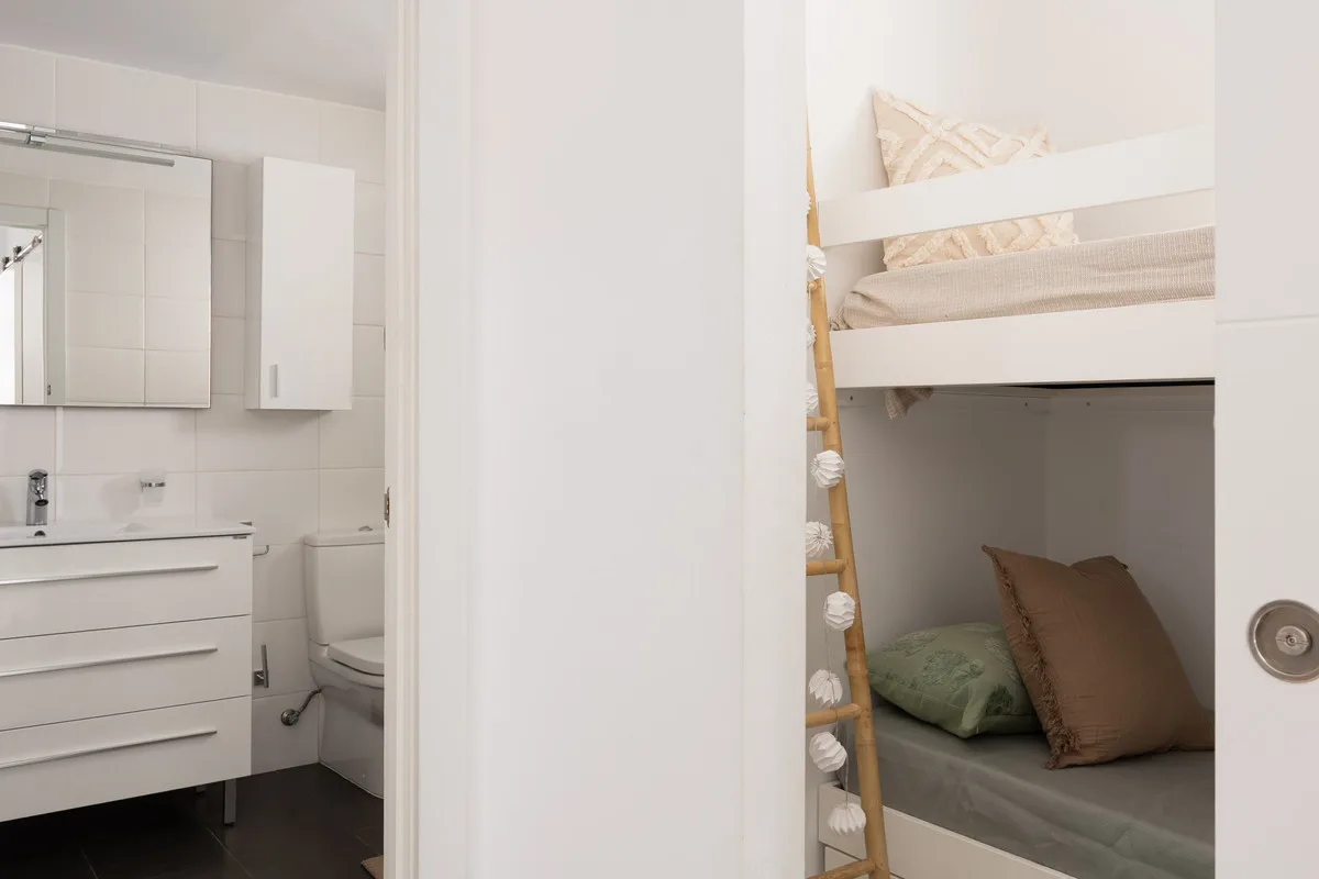 Nueva Andalucía – Duplex-penthouse med 4 soverom, tre terrasser og utsikt mot hav og La Concha – bilde 13
