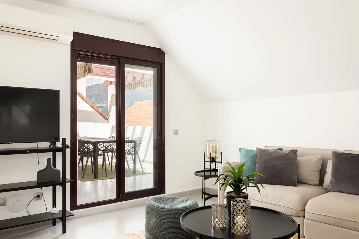 Nueva Andalucía – Duplex-penthouse med 4 soverom, tre terrasser og utsikt mot hav og La Concha – bilde 14