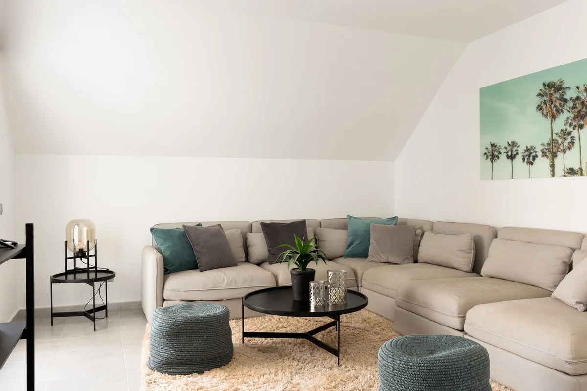 Nueva Andalucía – Duplex-penthouse med 4 soverom, tre terrasser og utsikt mot hav og La Concha – bilde 15