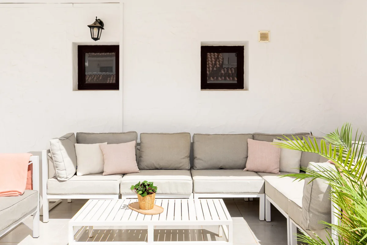 Nueva Andalucía – Duplex-penthouse med 4 soverom, tre terrasser og utsikt mot hav og La Concha – bilde 23