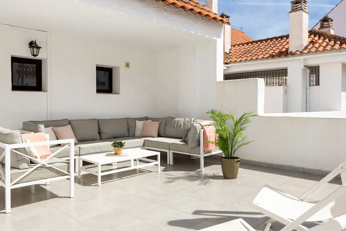 Nueva Andalucía – Duplex-penthouse med 4 soverom, tre terrasser og utsikt mot hav og La Concha – bilde 22