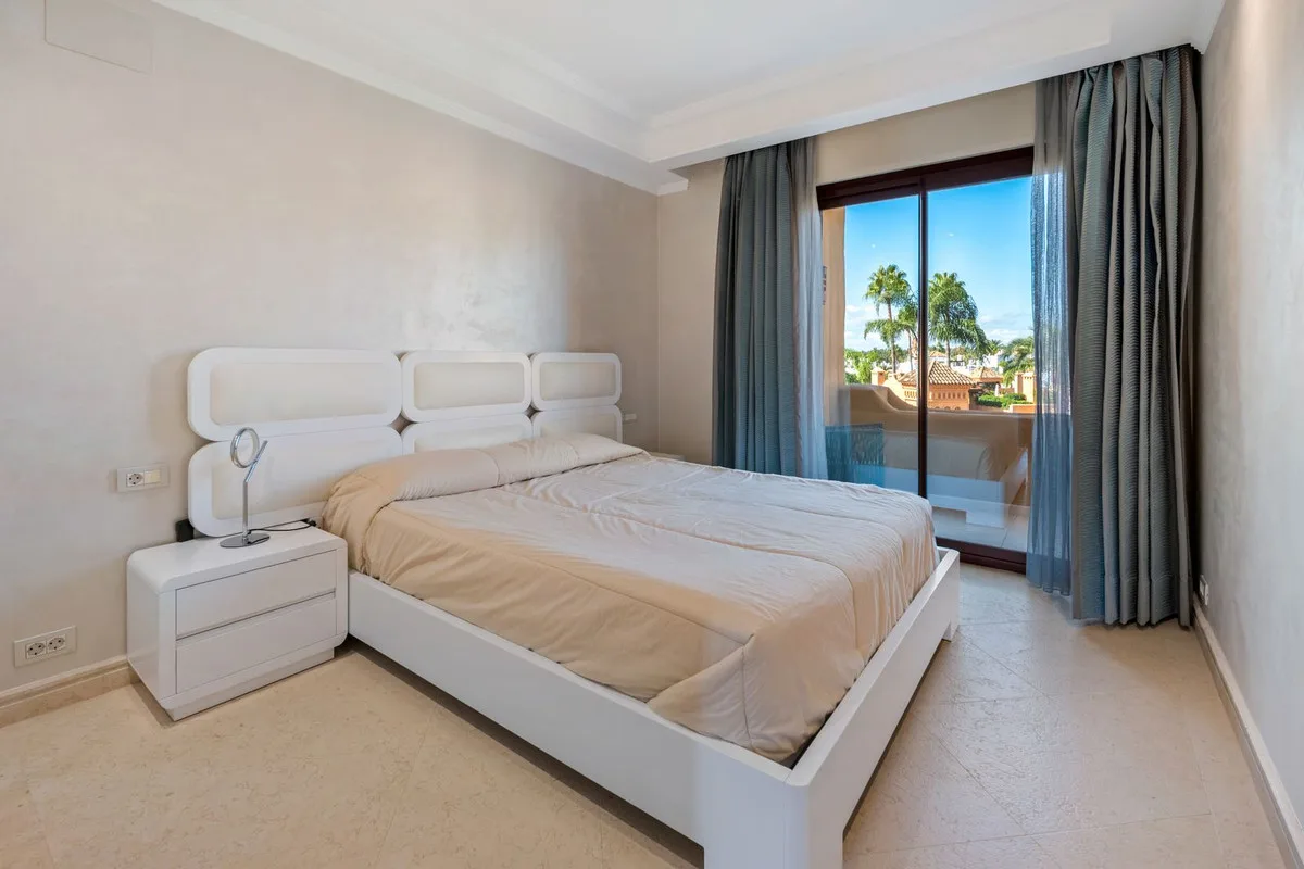 Granados del Mar, Estepona – Leilighet i første strandlinje med terrasse og sjøutsikt – bilde 8