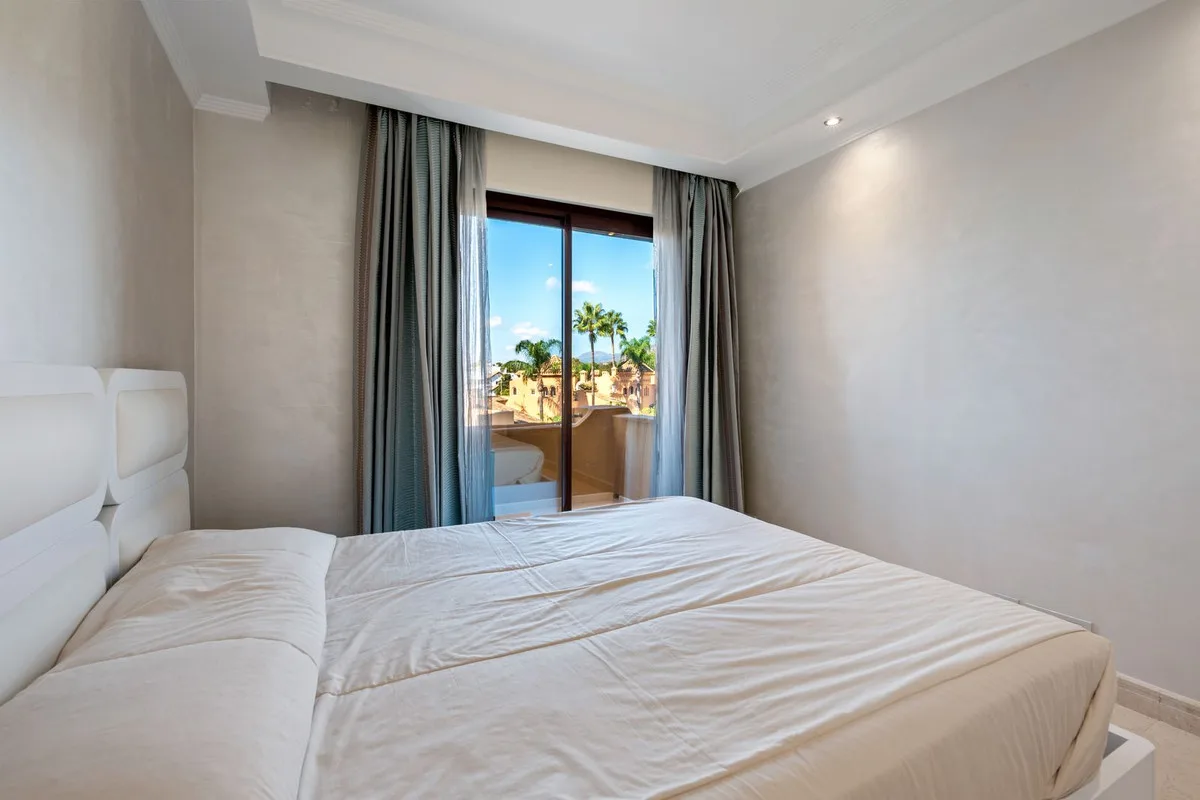 Granados del Mar, Estepona – Leilighet i første strandlinje med terrasse og sjøutsikt – bilde 9