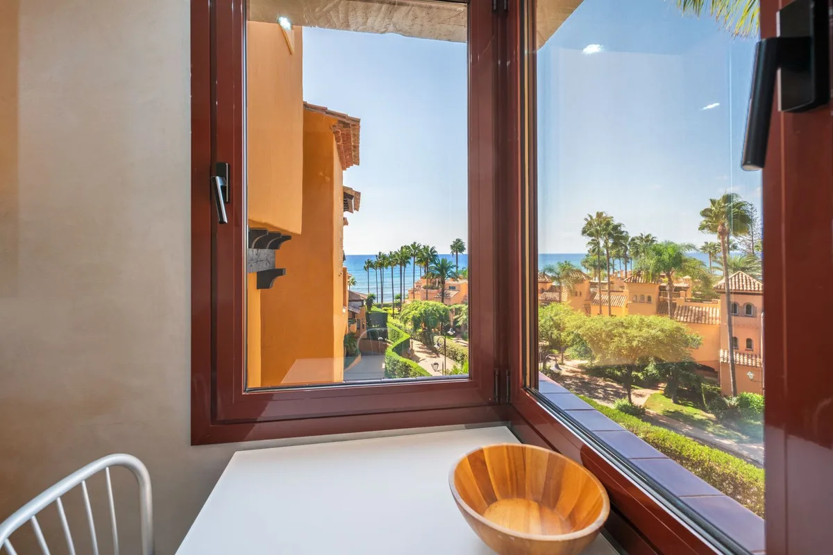 Granados del Mar, Estepona – Leilighet i første strandlinje med terrasse og sjøutsikt – bilde 30