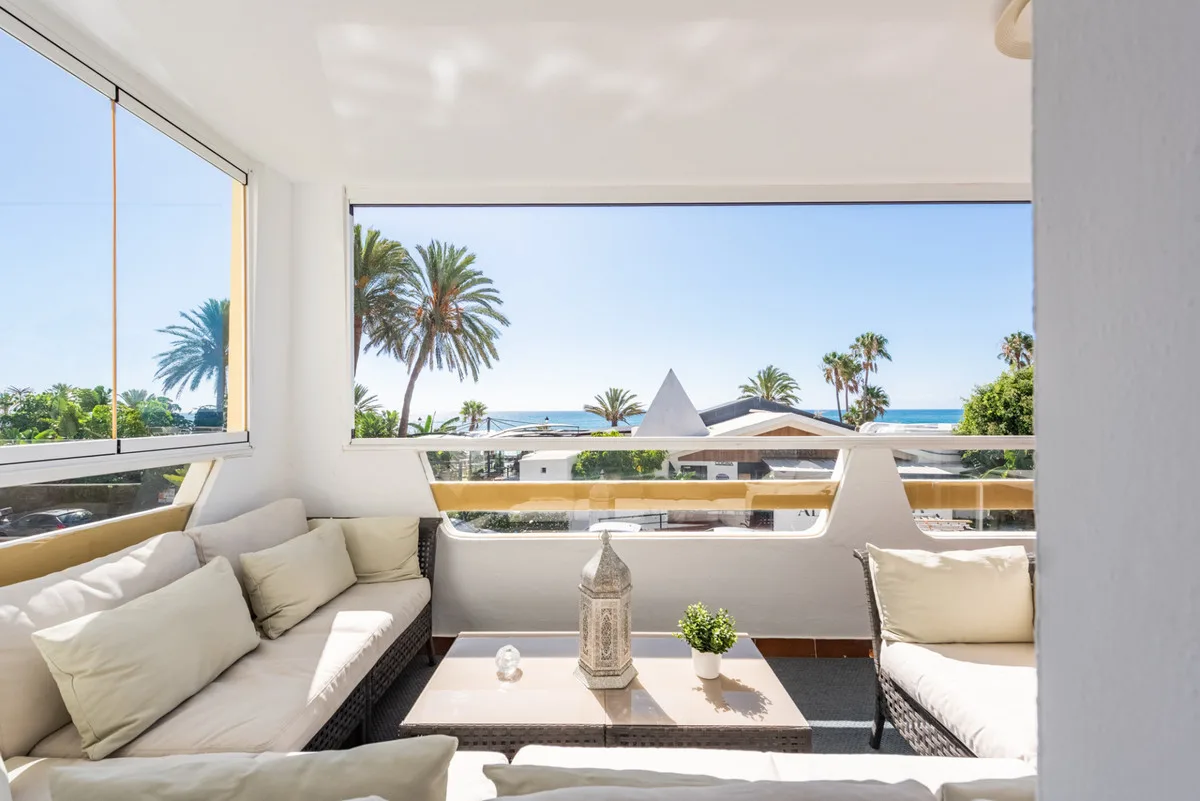 San Pedro de Alcántara – sørvendt leilighet i første rekke ved stranden, med terrasse og privat garasjeplass – bilde 6