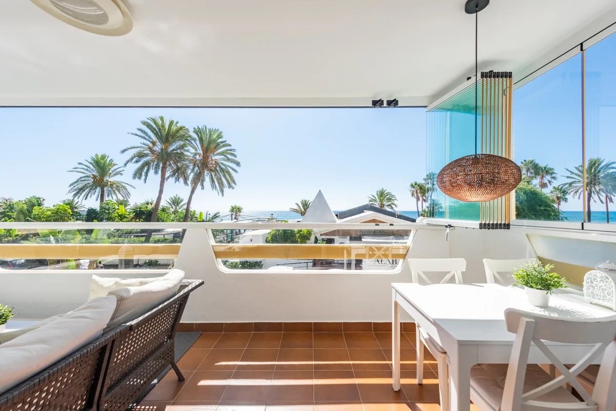 San Pedro de Alcántara – sørvendt leilighet i første rekke ved stranden, med terrasse og privat garasjeplass – bilde 7
