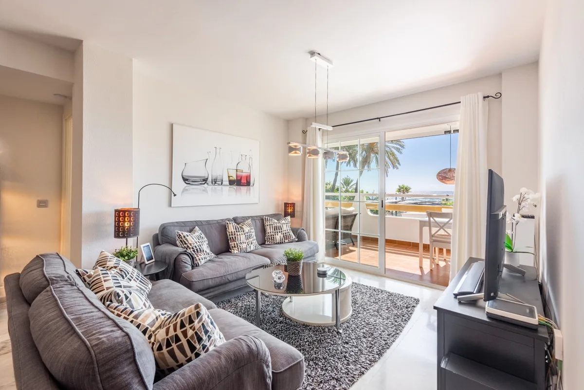 San Pedro de Alcántara – sørvendt leilighet i første rekke ved stranden, med terrasse og privat garasjeplass – bilde 10