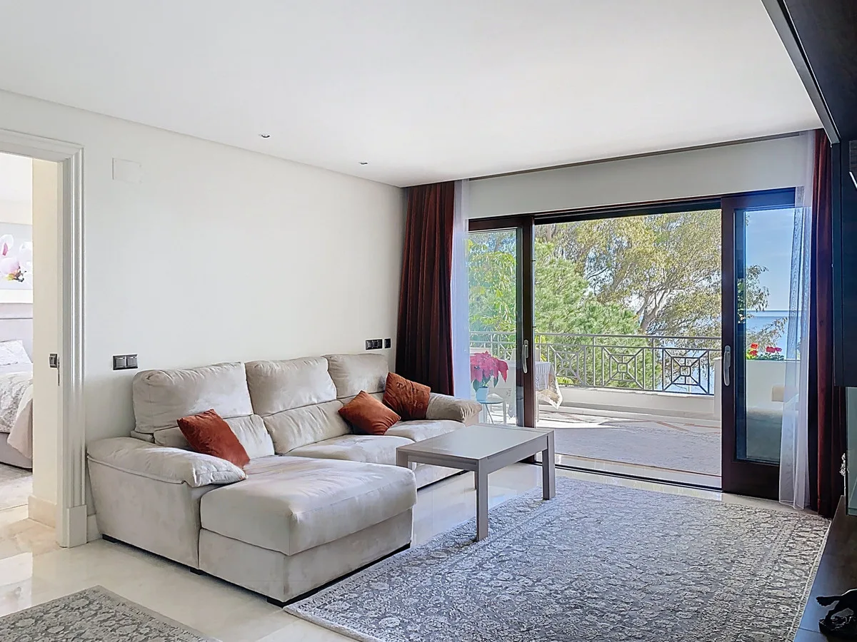 Estepona – frontlinjeleilighet i Doncella Beach med innglasset terrasse og sjøutsikt til Gibraltar – bilde 13