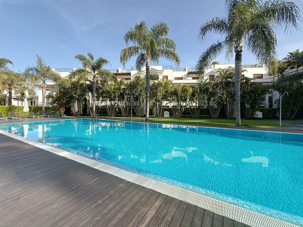 Estepona – frontlinjeleilighet i Doncella Beach med innglasset terrasse og sjøutsikt til Gibraltar – bilde 43