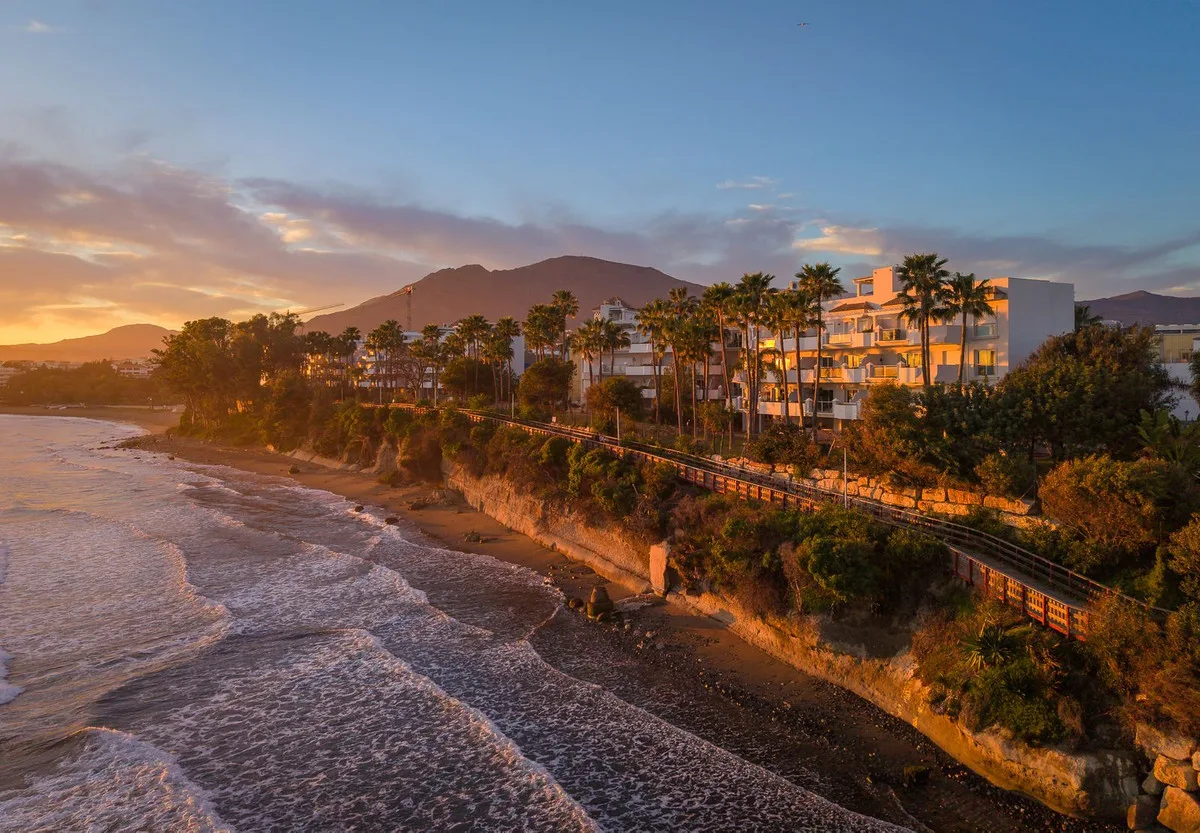 Estepona – 3 soverom, sørvestterrasse og panoramautsikt over havet, med gangavstand til gamlebyen – bilde 10