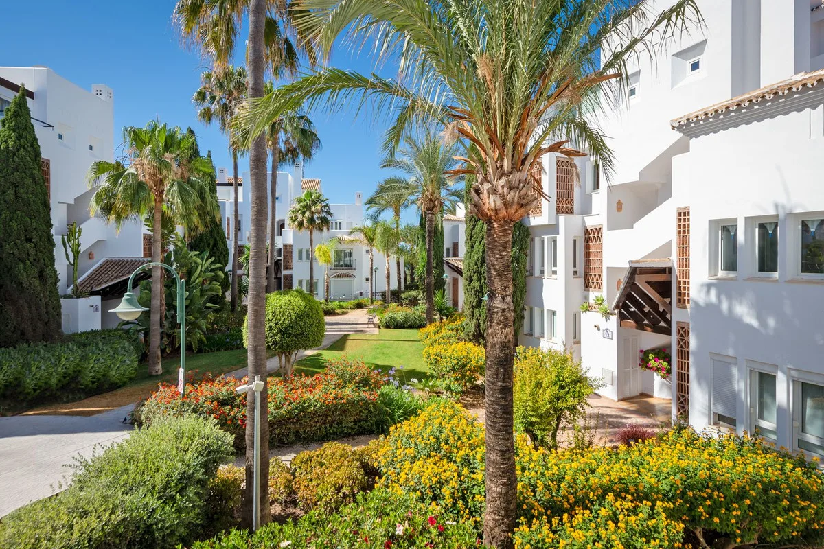 Los Monteros – Totalrenovert leilighet i første rekke ved stranden, med stor vestvendt terrasse og to bassenger – bilde 19