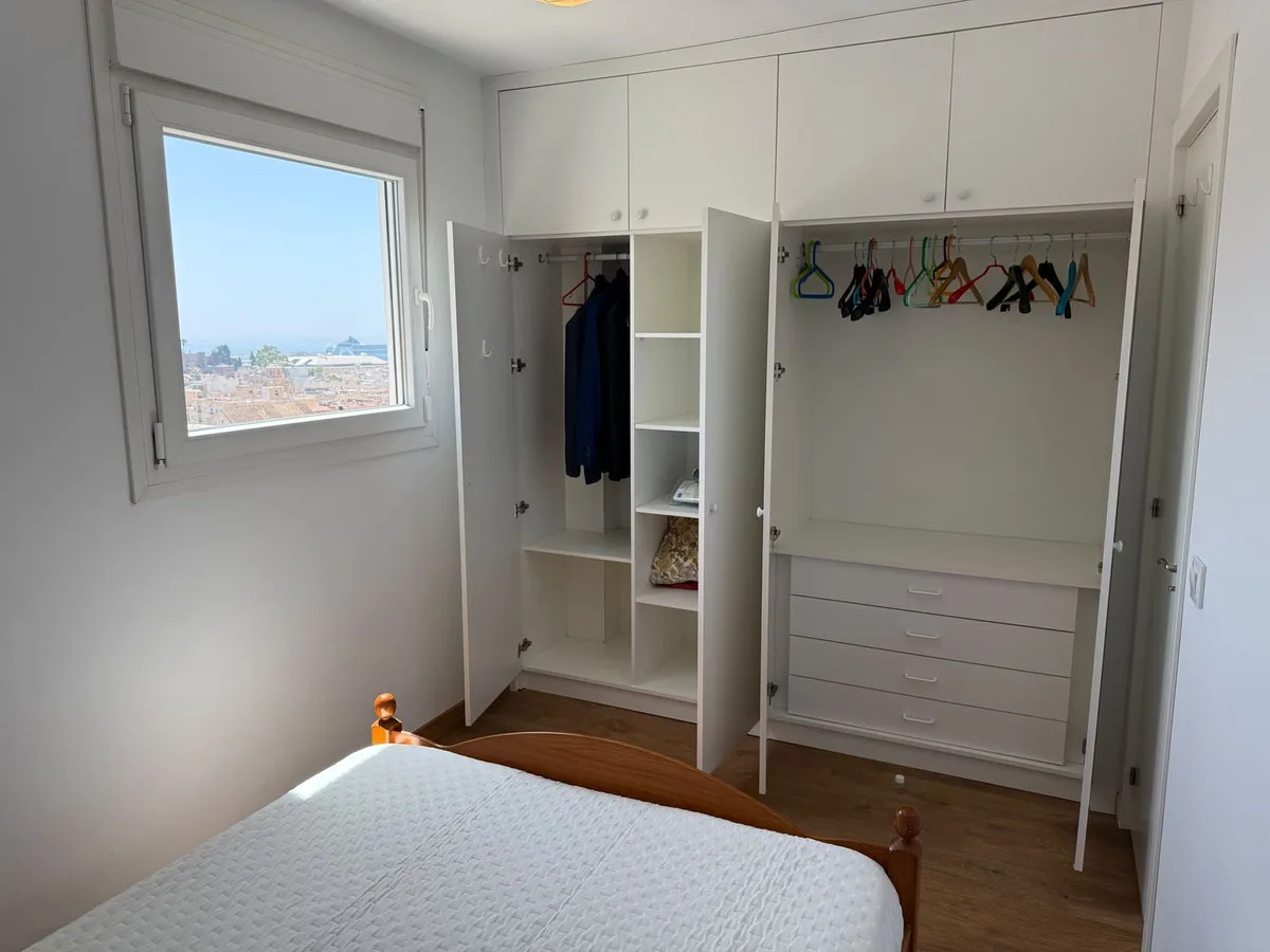 Málaga sentrum – renovert toppleilighet med panoramautsikt og heis – bilde 4