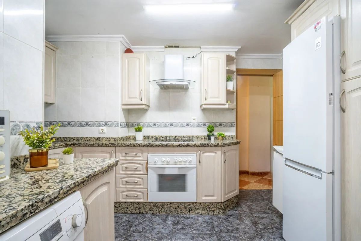 Málaga – Lys familieleilighet med 3 soverom og terrasse – bilde 6