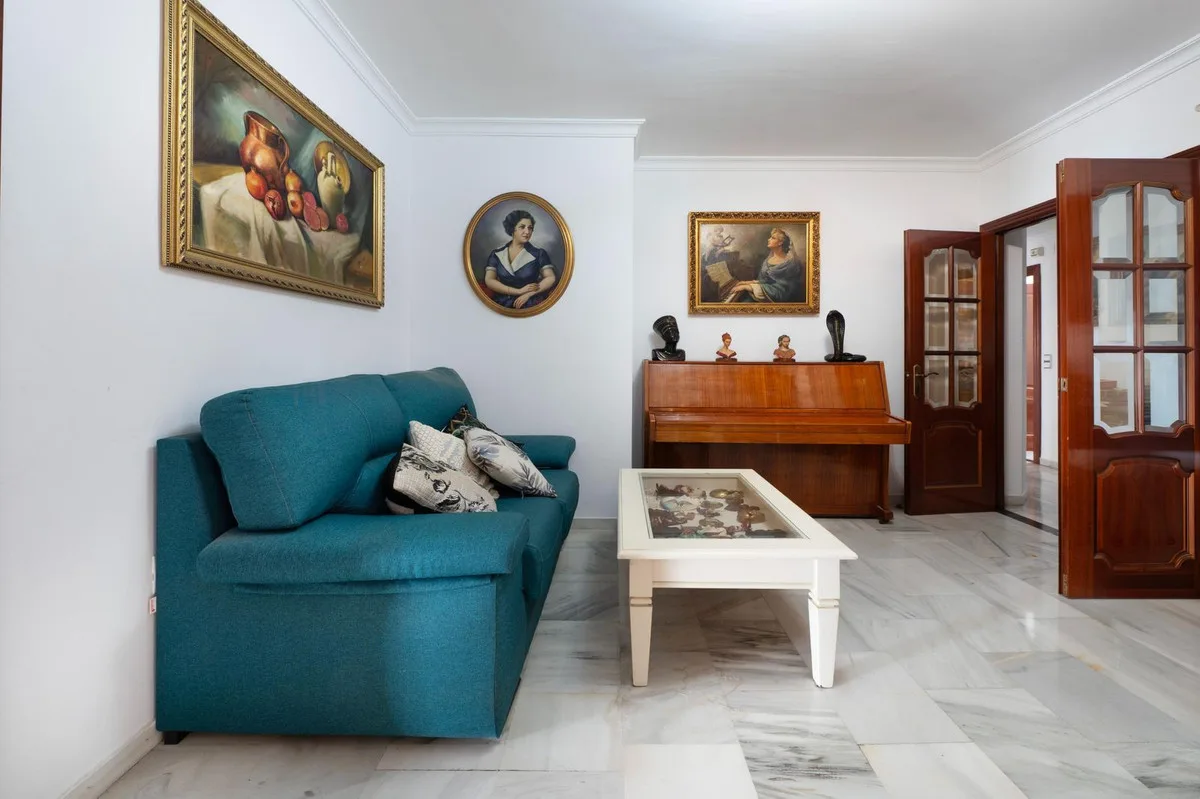 Victoria Eugenia, Málaga – stor leilighet med fire soverom, tre bad og terrasse – bilde 11