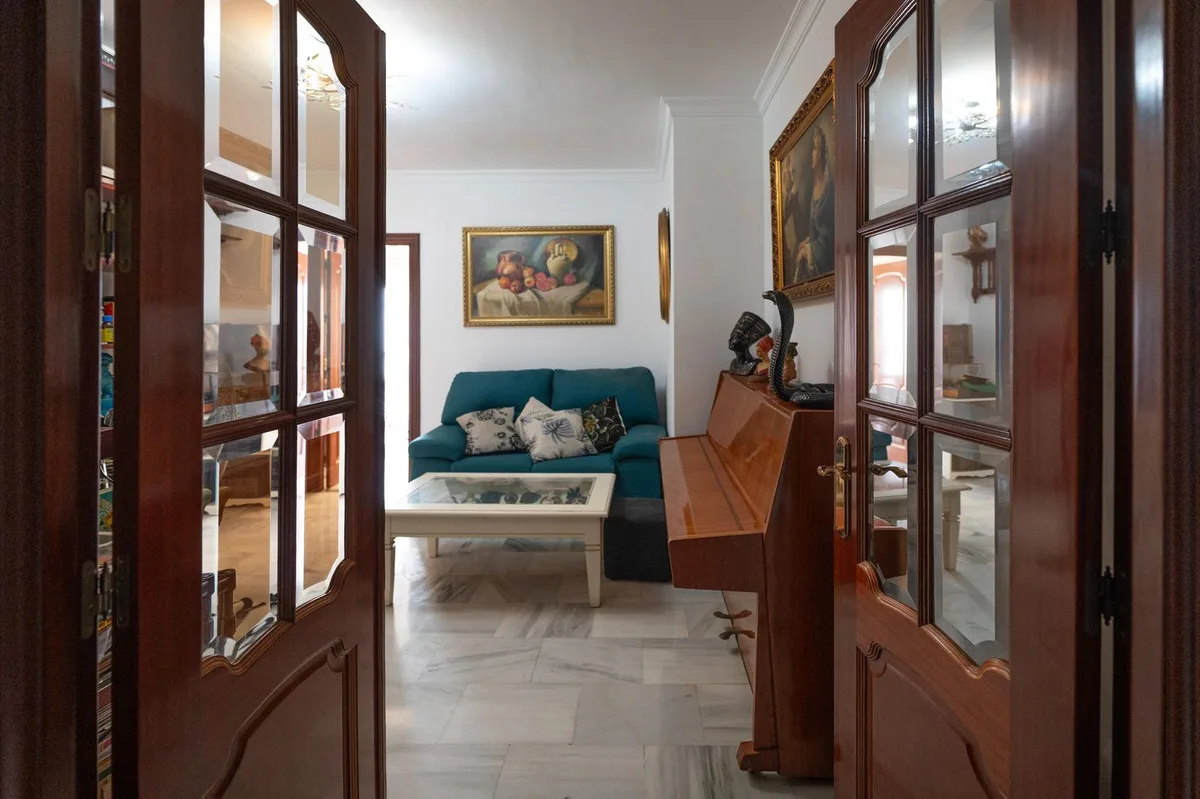 Victoria Eugenia, Málaga – stor leilighet med fire soverom, tre bad og terrasse – bilde 12