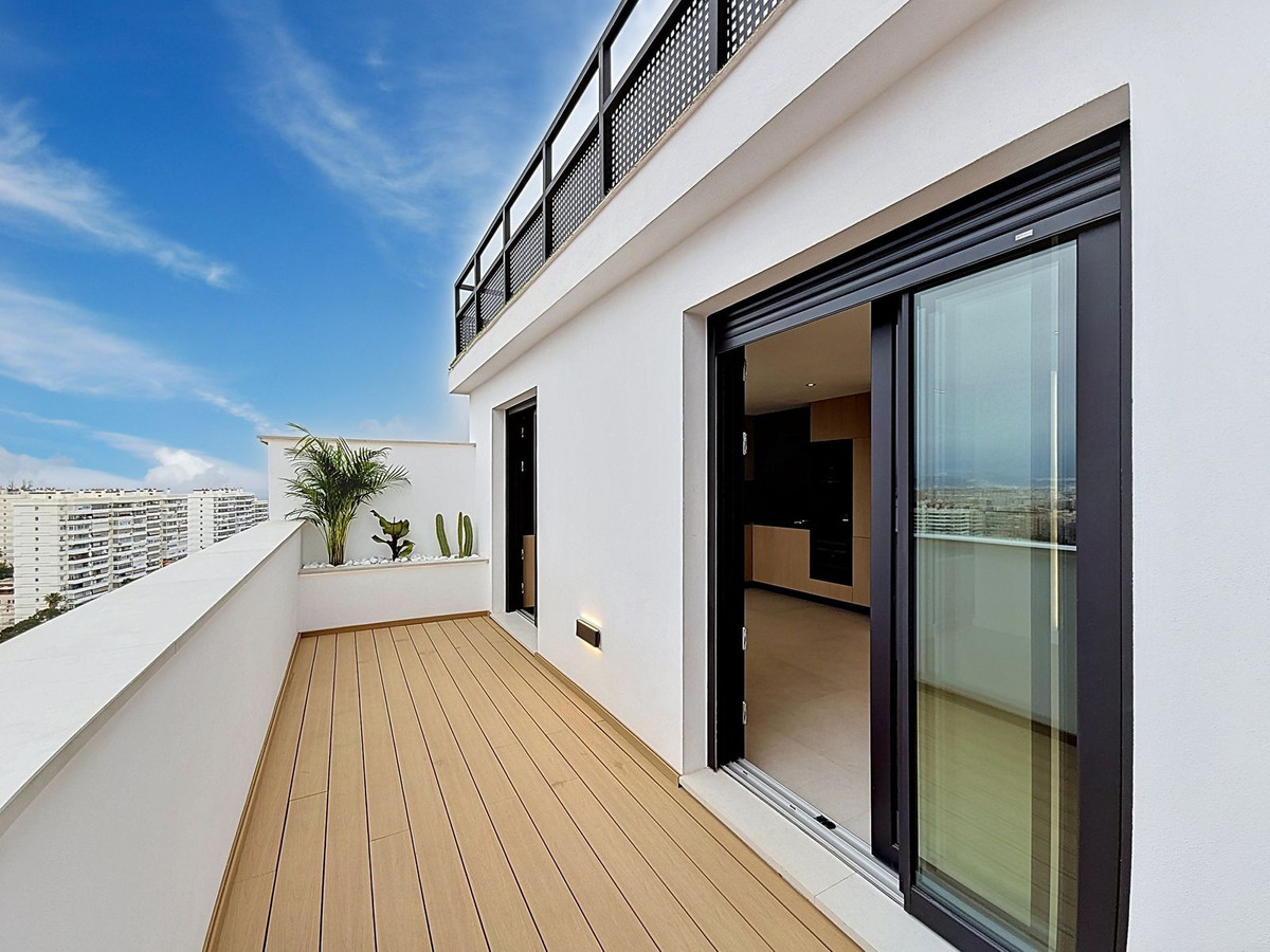 La Paz, Málaga – toppleilighet i 16. etasje med takterrasse og panoramautsikt over by, hav og fjell – bilde 2