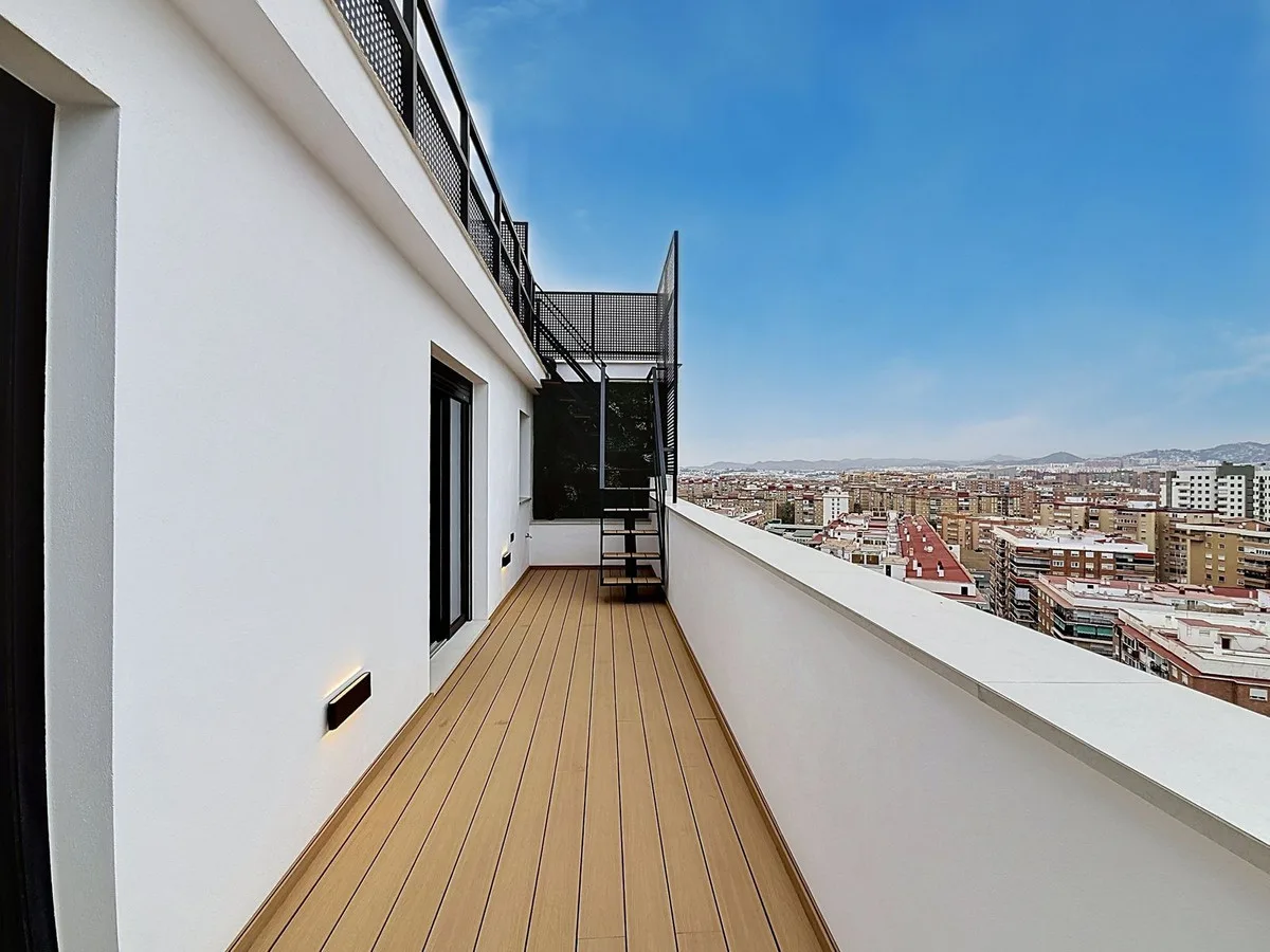 La Paz, Málaga – toppleilighet i 16. etasje med takterrasse og panoramautsikt over by, hav og fjell – bilde 22