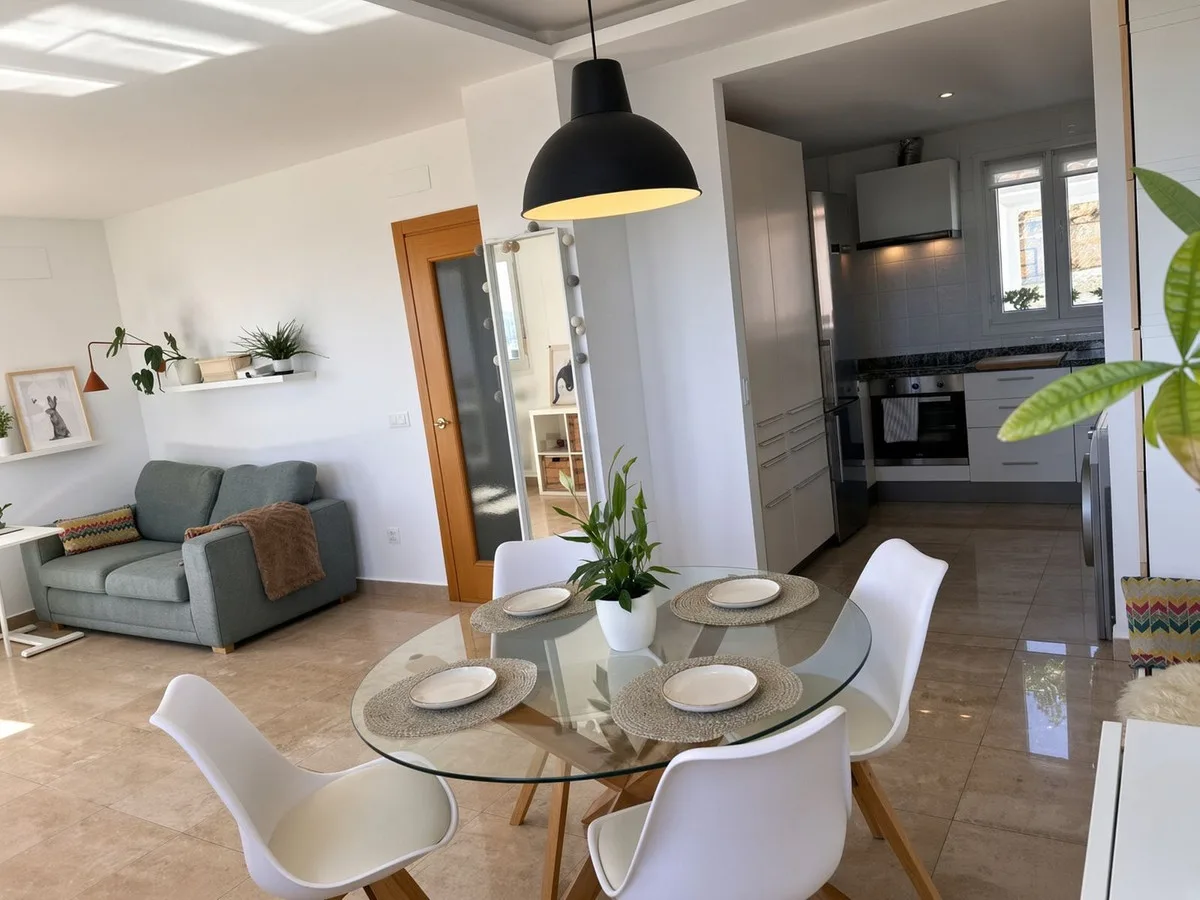 La Duquesa – leilighet over to plan med tre soverom, store terrasser, havutsikt og parkering for to biler – bilde 6